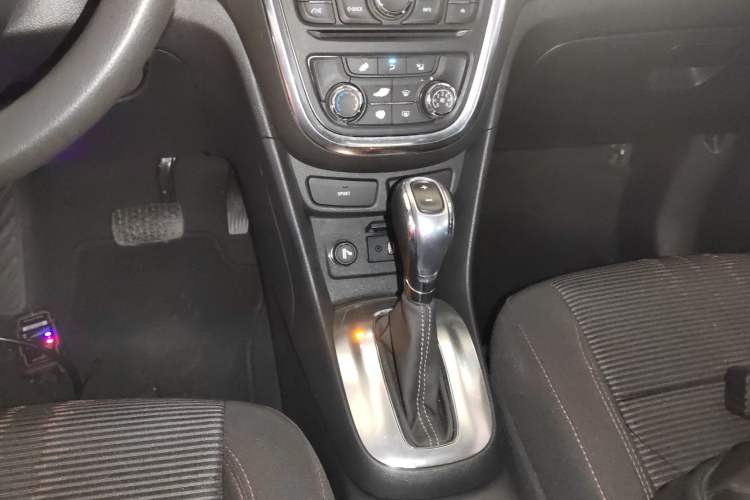 Used Buick Encore 2015 1.4T Automatic Two-Wheel Drive Urban Elite Version
