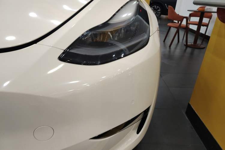 Used Tesla Model Y 2021 Long-Range All-Wheel-Drive Version
