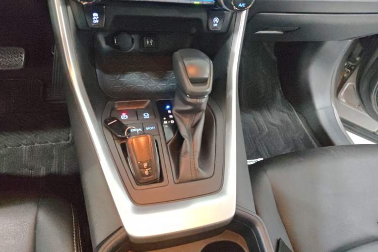 Used Toyota RAV4 2020 2.0L CVT Two-Wheel Drive Fashion Edition
