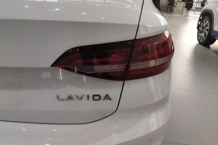 Used Volkswagen Lavida 2023 Revised 1.5L Automatic DeYi Edition