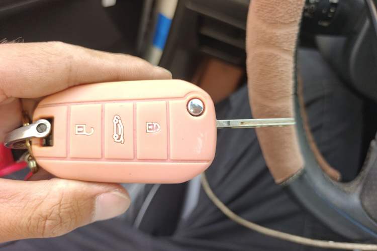 Used Peugeot 3008 2013 2.0L Automatic Trend Edition
