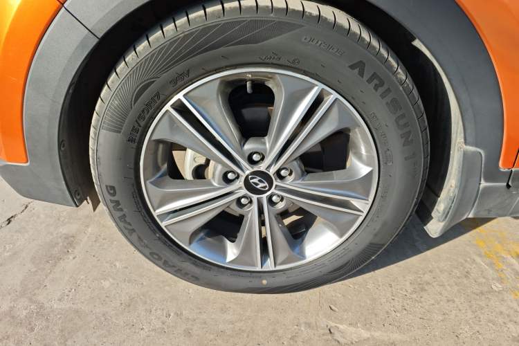 Used Hyundai ix25 2015 1.6L Automatic Two-Wheel-Drive Deluxe DLX Model