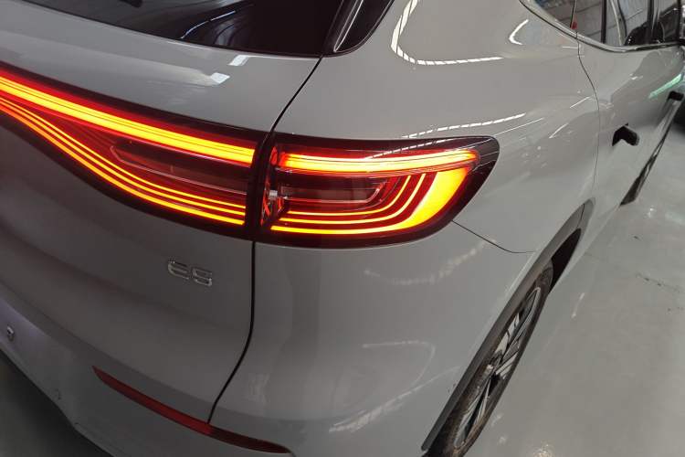 Used  E5 2024 530km Starship Edition
