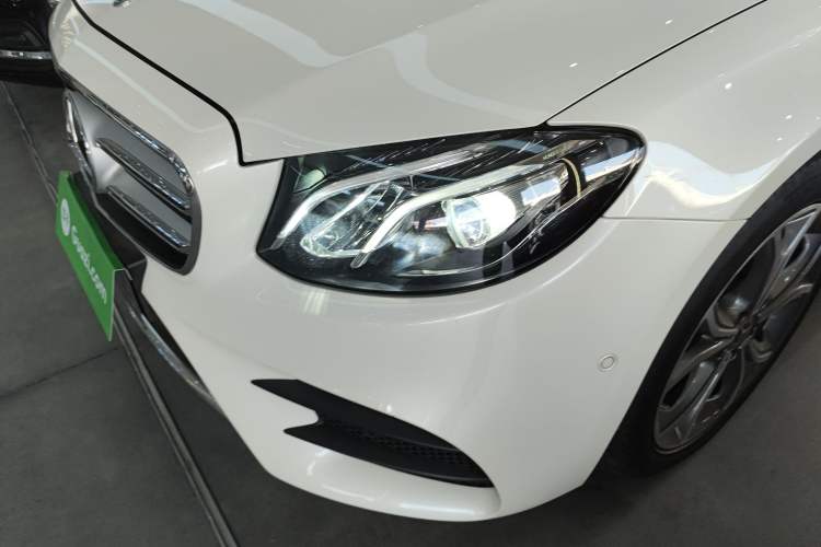 Used Mercedes-Benz E-Class 2020 E 300 L Sporty and Stylish Model
