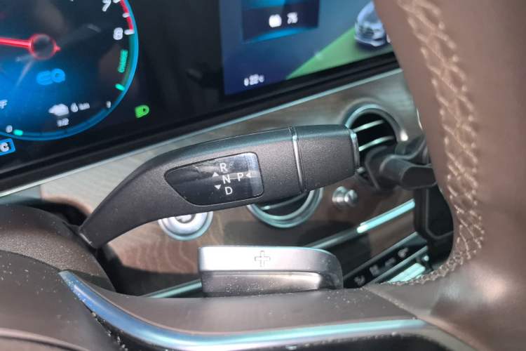 Used Mercedes-Benz E-Class New Energy 2022 Second Facelift E 350 e L Plug-in Hybrid Sedan
