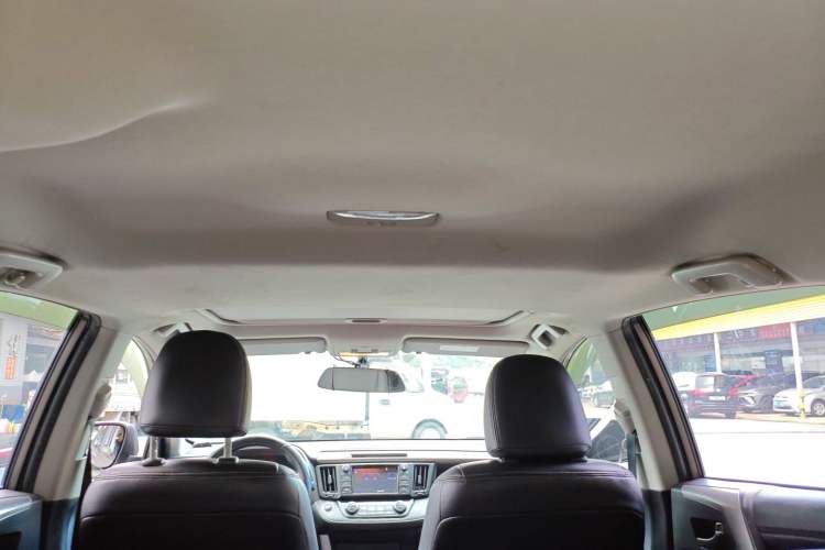 Used Toyota RAV4 2016 2.0L CVT Two-Wheel Drive Fashion Edition China V Standard
