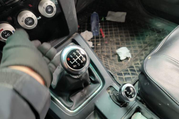 Used  BJ40 2018 40L 2.0T Manual Diesel Four-Wheel Drive Prestige Edition