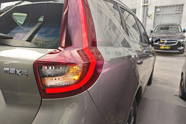 Used Geely Auto Vision X6 2018 1.4T CVT 4G Connected Luxury Version
