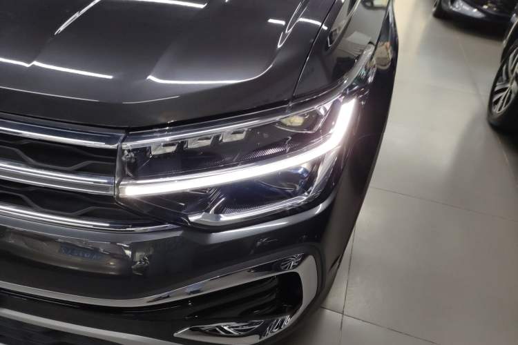 Used Volkswagen Tharu 2023 300TSI Two-Wheel-Drive Full Moon Edition