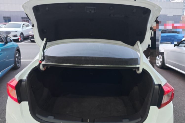 Used Chevrolet Cruze 2017 1.5L Automatic Pioneer Sunroof Edition
