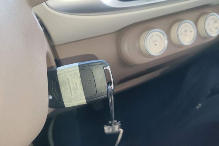 Used Wuling Hongguang MINIEV 2025 Four-Door Version Advanced Edition
