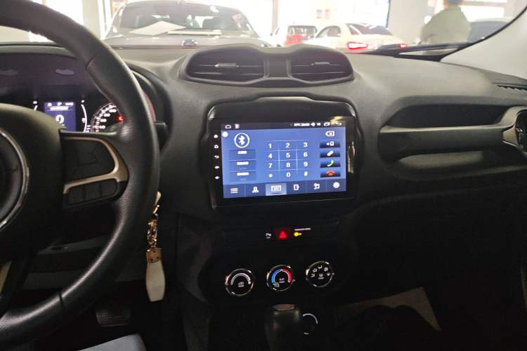 Used  Renegade 2017 180T Automatic High-Energy Version
