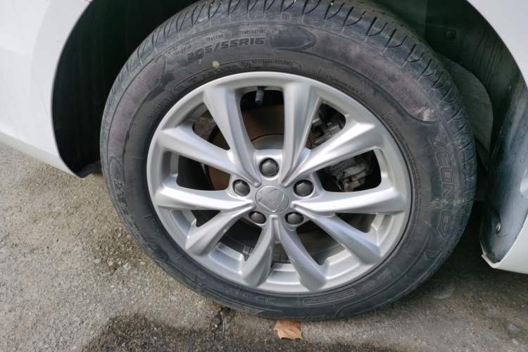 Used Roewe i5 2020 1.5L Automatic 4G Connected Linghao Edition