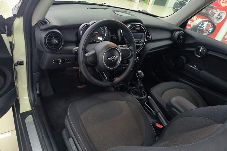 Used  MINI 2014 1.2T ONE
