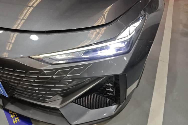 Used Changan UNI-V 2022 1.5T Prestige Version
