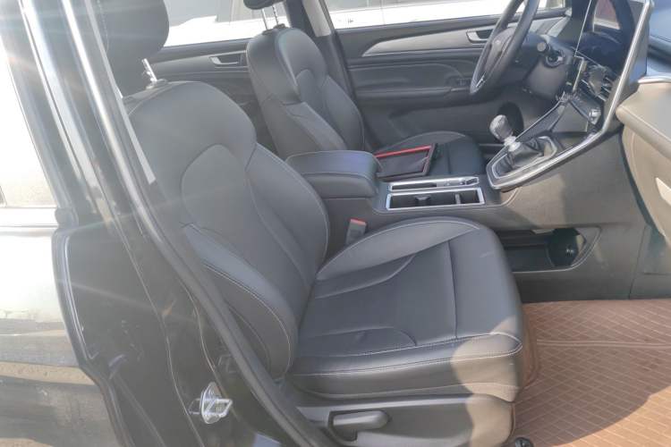 Used Haval M6 2021 PLUS 1.5T Manual Luxury Smart Connectivity Model
