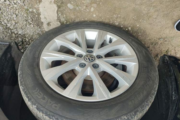 Used Volkswagen Lavida 2017 1.6L Automatic Comfort Edition
