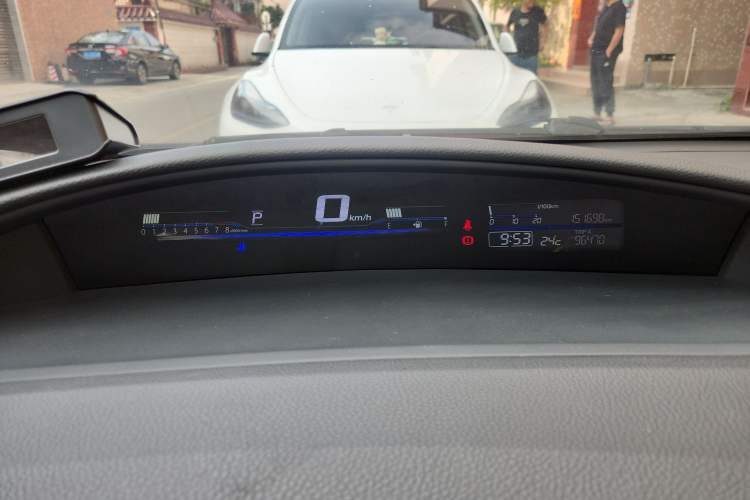 Used Honda Jade 2013 1.8L automatic Comfort version 5 seats
