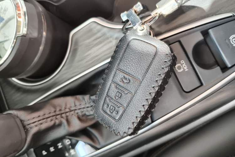 Used Toyota Camry 2023 2.0G Luxury Edition