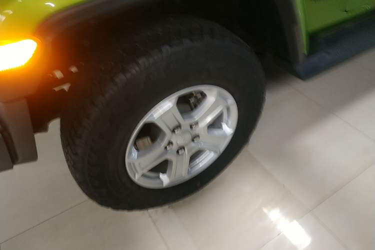 Used  Wrangler 2019 2.0T Sahara Four-Door Version China VI Emission Standard
