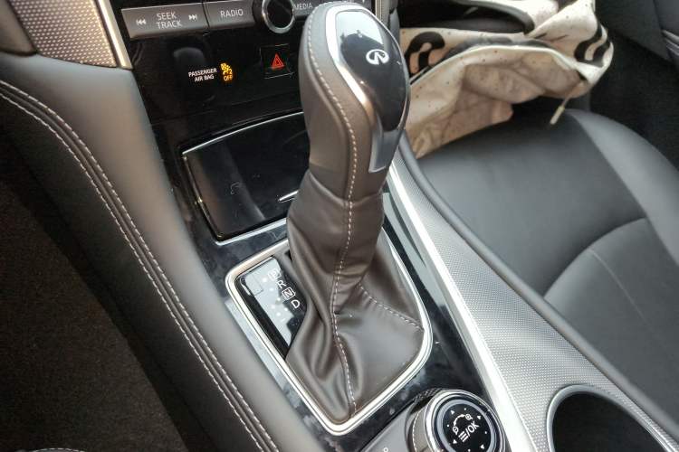 Used Infiniti Q50L 2018 2.0T Enjoyment Version China VI Standard