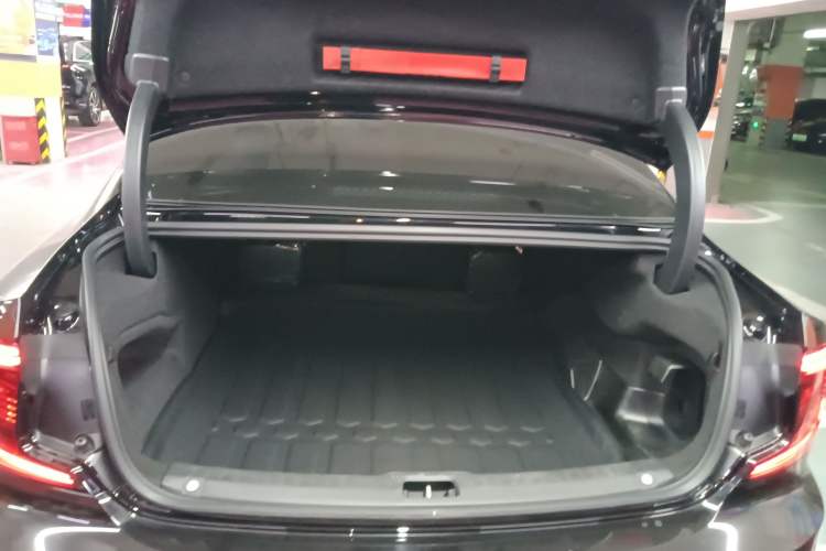 Used Volvo S90 New Energy 2024 Plug-in Hybrid Four-Wheel Drive Long-Range Luxury Smart Edition
