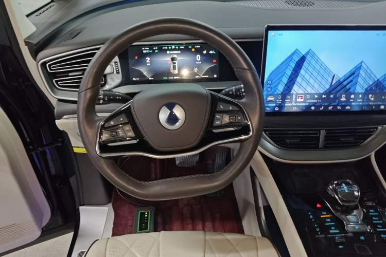 Used Denza D9 2024 DM-i 980 Four-Wheel Drive Flagship Model
