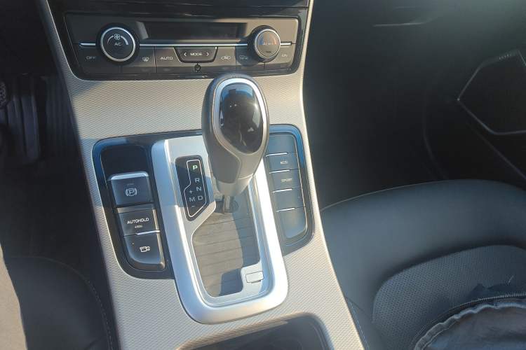 Used Geely Auto Emgrand GL 2017 1.8L DCT Elite Model