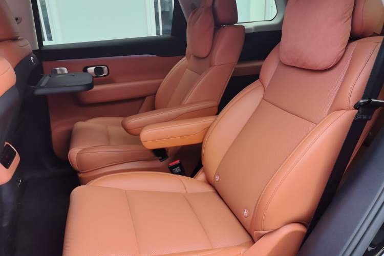 Used Leapmotor C16 2026 Extended-Range 280 LiDAR Zhizun Edition 6 Seats
