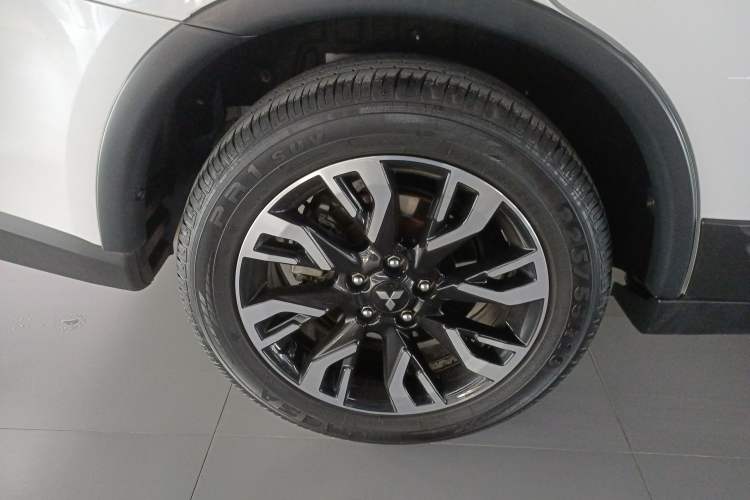 Used Mitsubishi Outlander 2019 2.4L 4x4 Zhi Xiang Edition 5 Seats China VI Standard
