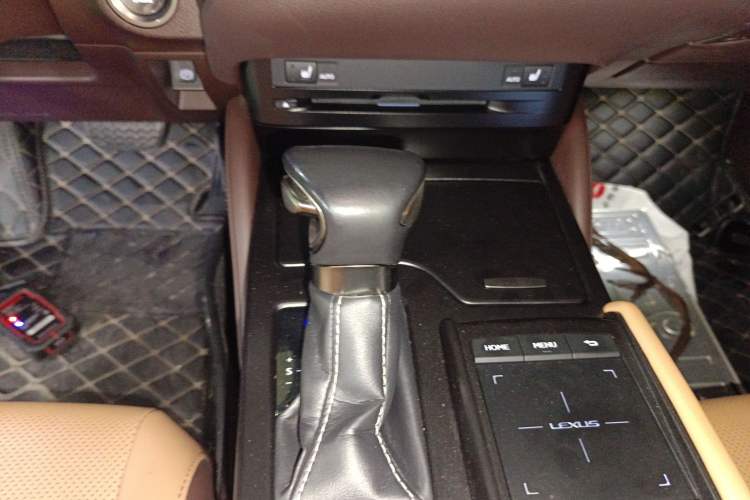 Used Lexus ES 2018 200 Excellence Edition China V Standard
