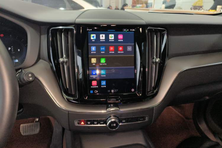 Used Volvo XC60 2024 B5 4x4 Smart Luxury Edition
