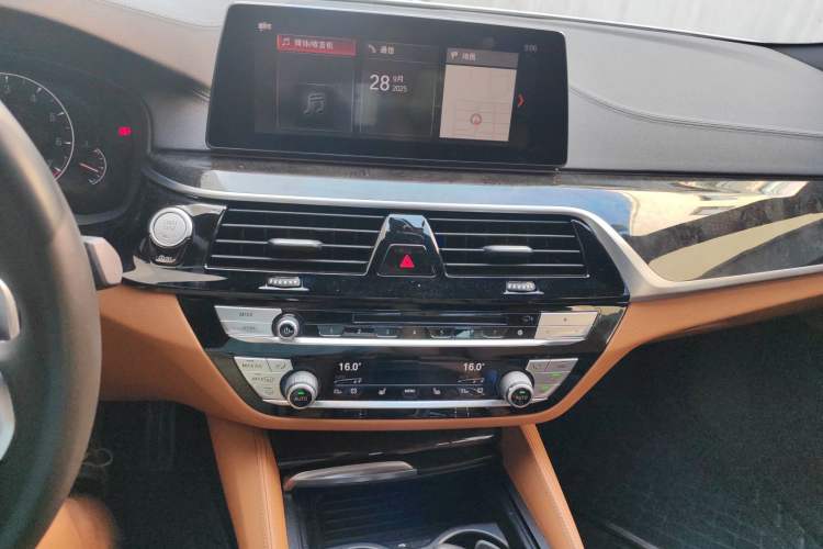 Used BMW 5 Series 2019 Facelifted 530Li Leading Edition M Sport Package
