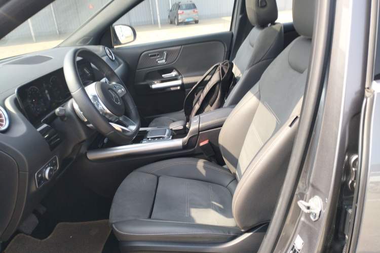 Used Mercedes-Benz EQA 2022 EQA 300 4MATIC Launch Edition