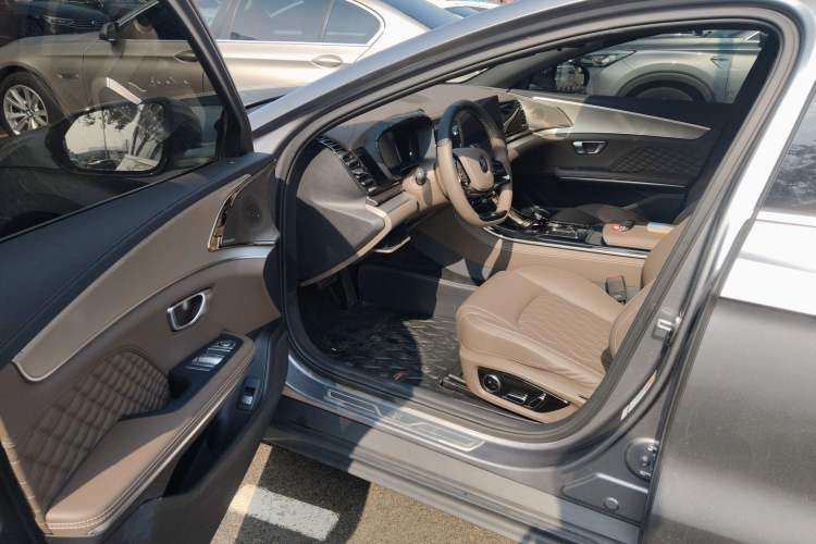 Used BYD Han 2022 DM-i 121KM Prestige Model
