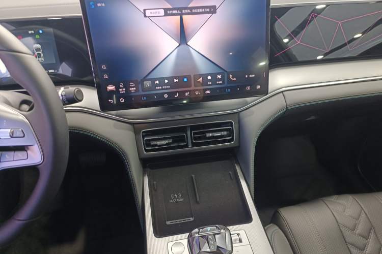 Used BYD Song L DM-i 2025 Intelligent Driving Version 160 km Beyond-Range Type
