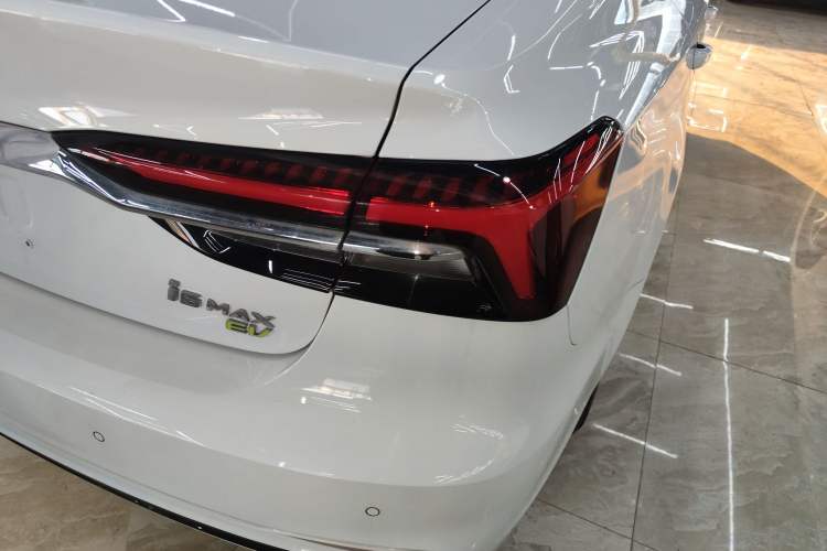 Used Roewe i6 MAX New Energy 2023 EV 420 Skyroof Special Edition
