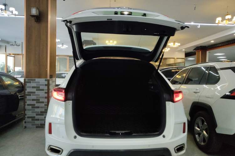 Used Honda UR-V 2017 240TURBO Two-Wheel Drive Luxury Edition China V
