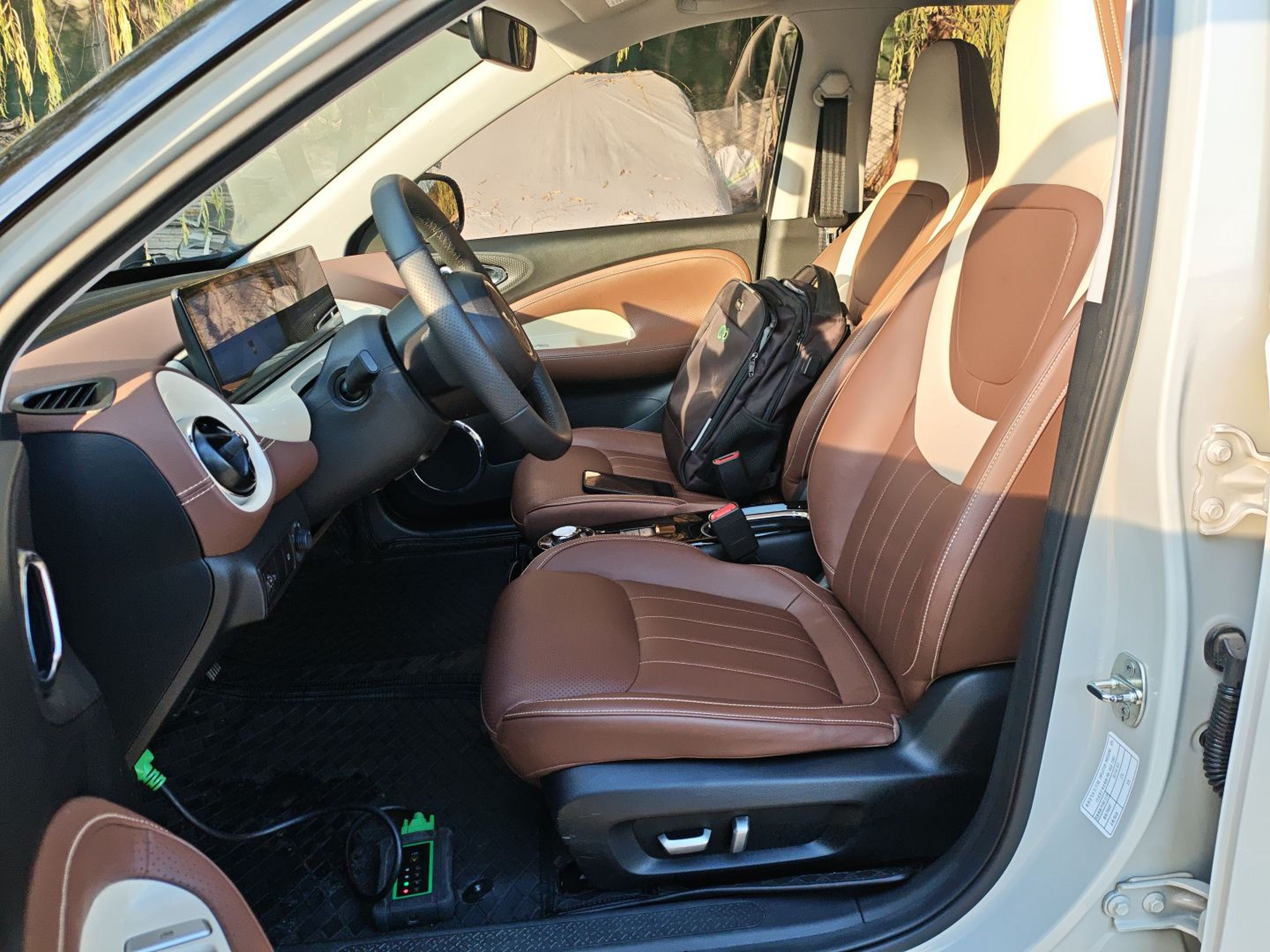 Переднее сиденье в автомобиле