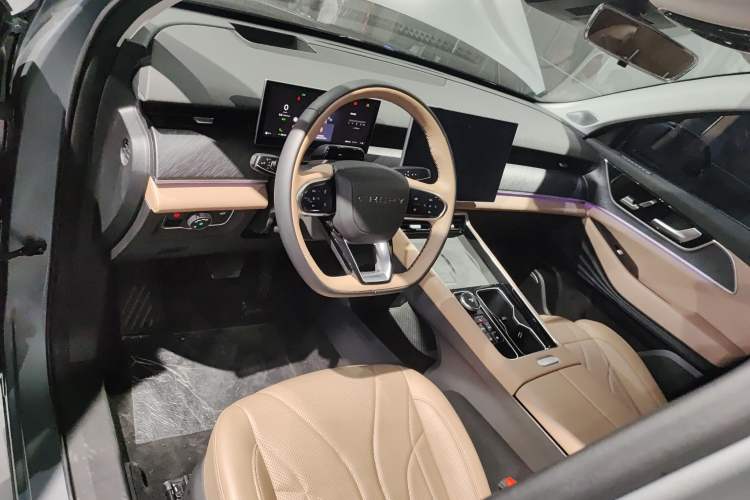 Used Chery Tiggo 8 L 2024 2.0T Two-Wheel Drive Prestige Version 5 Seats
