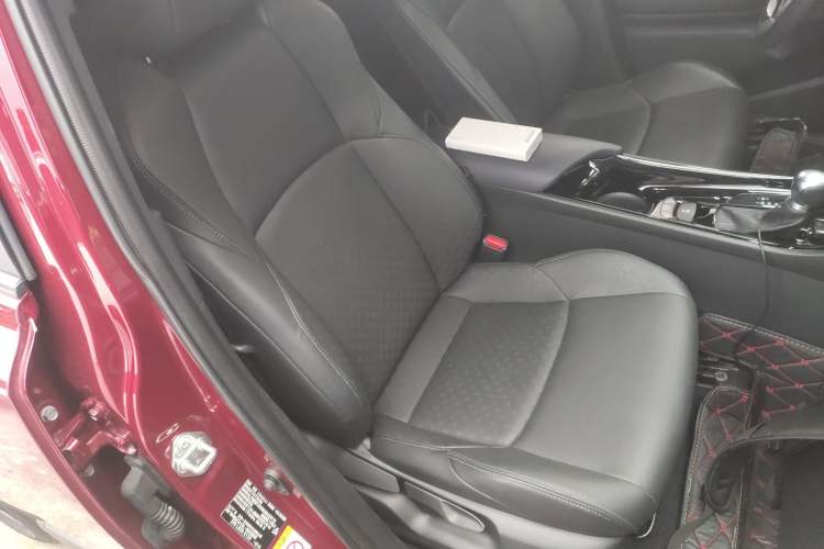 Used Toyota IZOA 2018 2.0L Yichi Version China VI Standard
