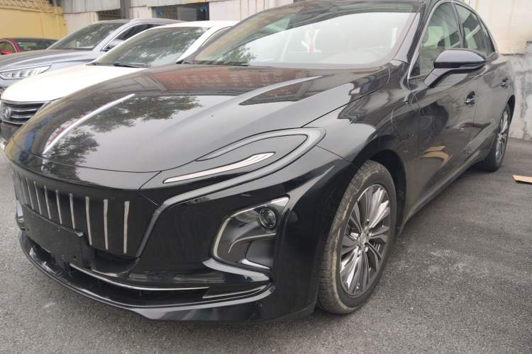 Used Hongqi E-QM5 2022 431 km Charge & Enjoy Edition