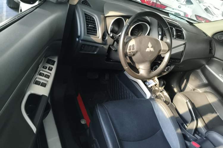 Used Mitsubishi ASX 2018 2.0L CVT Two-Wheel Drive Deluxe Edition
