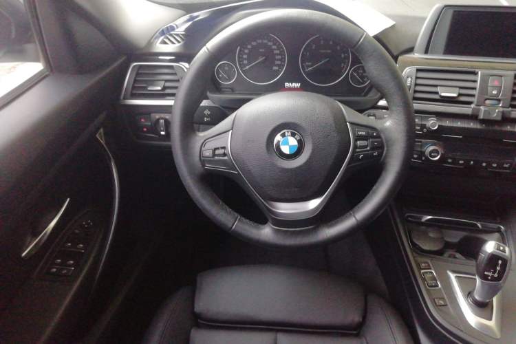 Used BMW 3 Series GT 2018 320i Sport Edition
