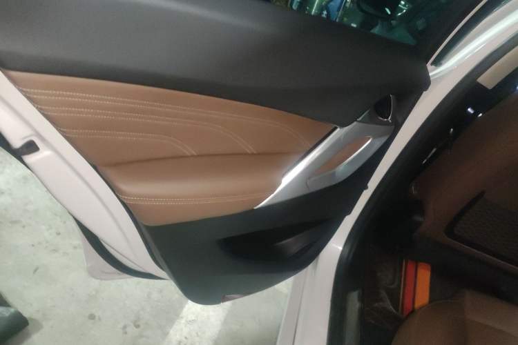 Used  5 2015 1.8T Prestige Edition THP200
