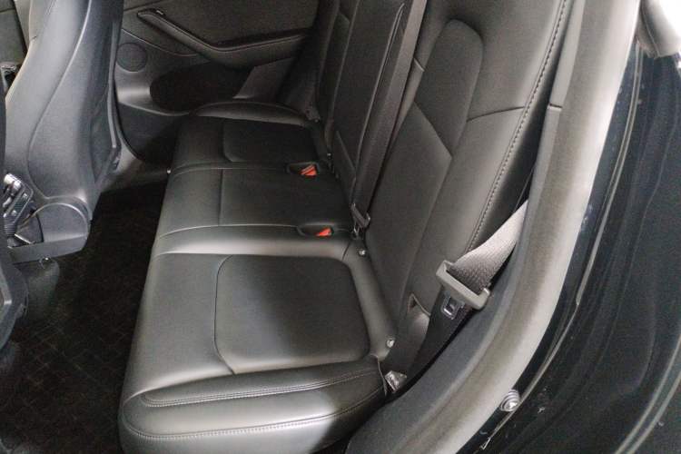 Used Tesla Model Y 2021 Long-Range All-Wheel-Drive Version 3D7
