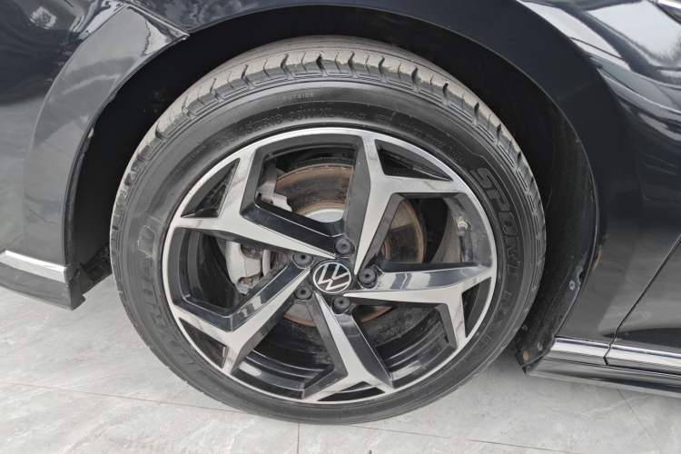 Used Volkswagen Magotan 2023 2 Million Units Limited Edition 330TSI DSG Leading Version