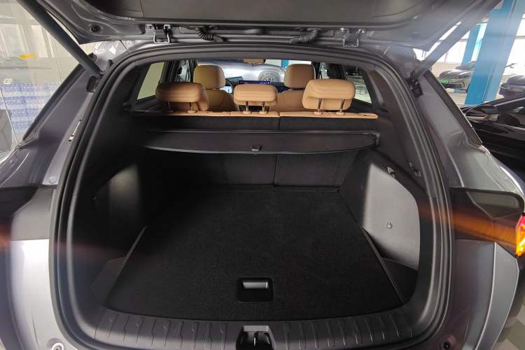 Used BYD Song L DM-i 2025 Intelligent Driving Version 160 km Beyond-Range Type