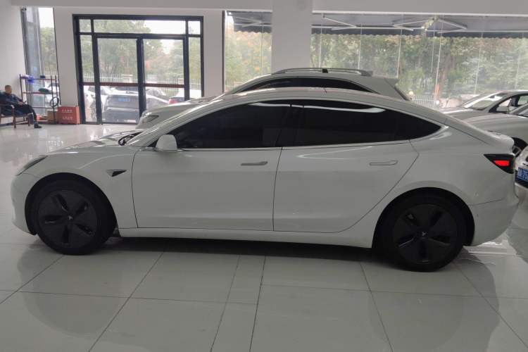 Used Tesla Model 3 2019 Long-Range Rear-Wheel-Drive Version
