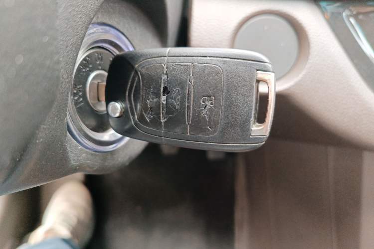 Used Baojun 310W 2017 1.5L Manual Fashion Model China V
